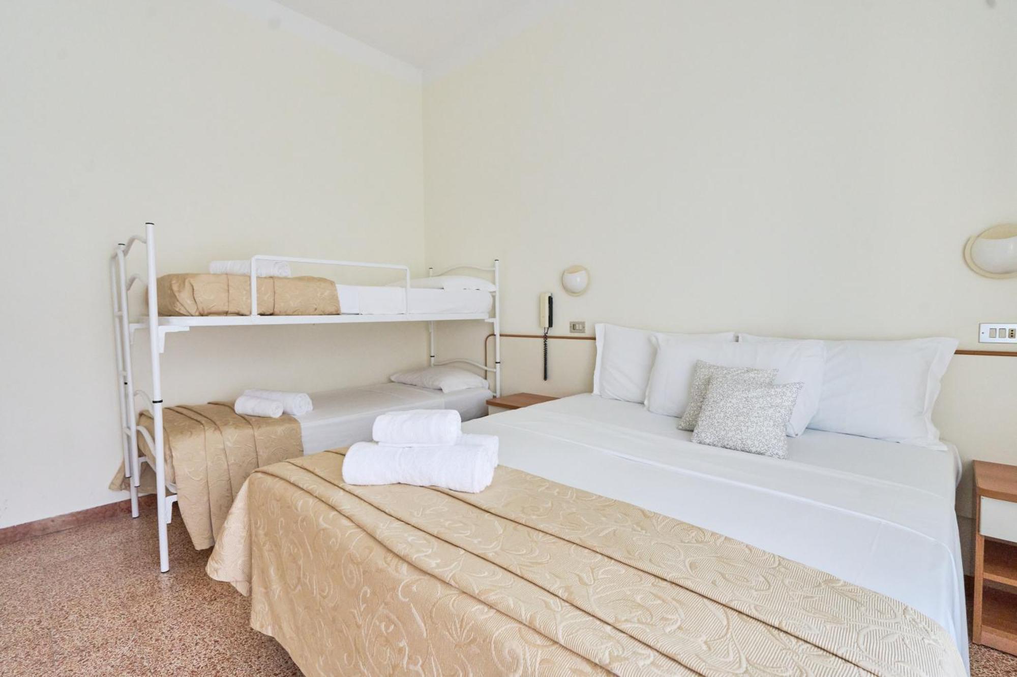 Hotel Bruna B&B Milano Marittima Eksteriør bilde