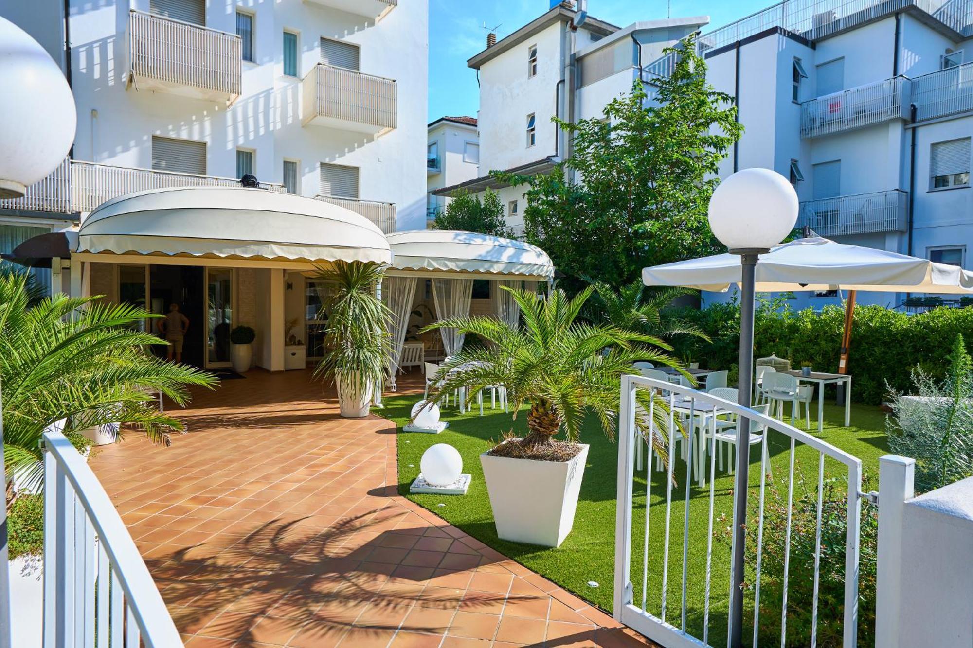 Hotel Bruna B&B Milano Marittima Eksteriør bilde