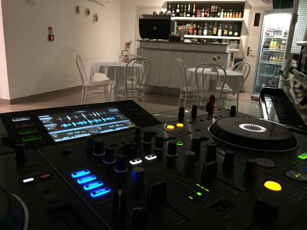 Hotel Bruna B&B Milano Marittima Eksteriør bilde